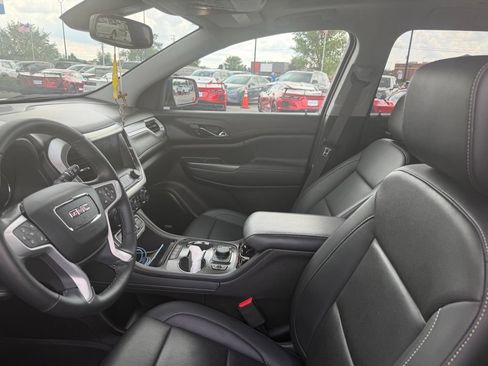 Used 2023 GMC Acadia SLT w/ Technology Package AWD/4WD image 5