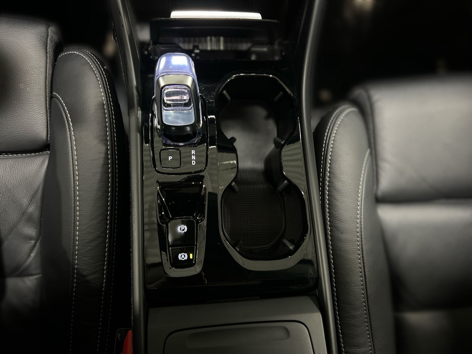 Used 2024 Volvo XC40 B5 Plus w/ Climate Package AWD/4WD image 22