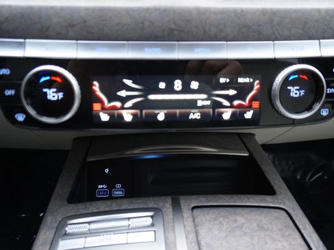 Used 2023 Genesis G80 image 22