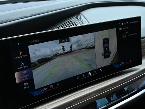 Certified 2023 BMW i7 xDrive60 AWD/4WD image 20