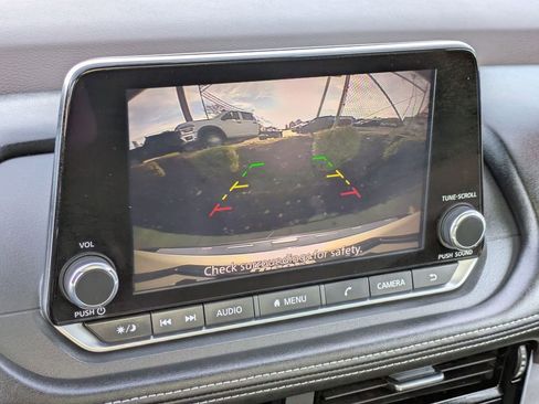 Certified 2022 Nissan Rogue SV w/ SV Premium Package image 21