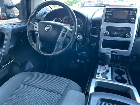 Used 2014 Nissan Titan PRO-4X AWD/4WD image 9
