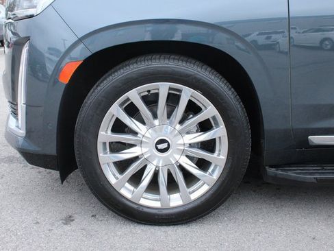 Used 2021 Cadillac Escalade Premium Luxury w/ Driver Assist Tech Package image 40