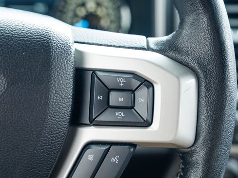 Used 2019 Ford F150 Lariat w/ Equipment Group 502A Luxury AWD/4WD image 23