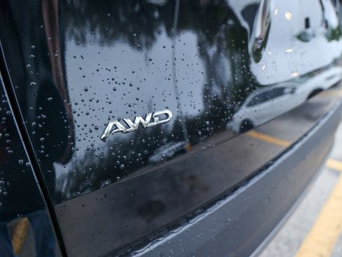 Used 2024 Toyota Grand Highlander Platinum AWD/4WD image 11