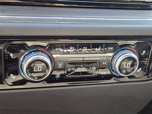 Used 2024 GMC Sierra 1500 SLT image 19