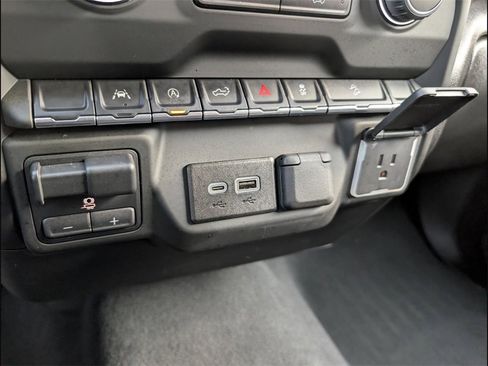 Used 2024 Chevrolet Silverado 1500 Custom Trail Boss image 17