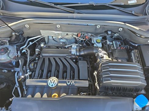 Used 2022 Volkswagen Atlas Cross Sport SE image 32
