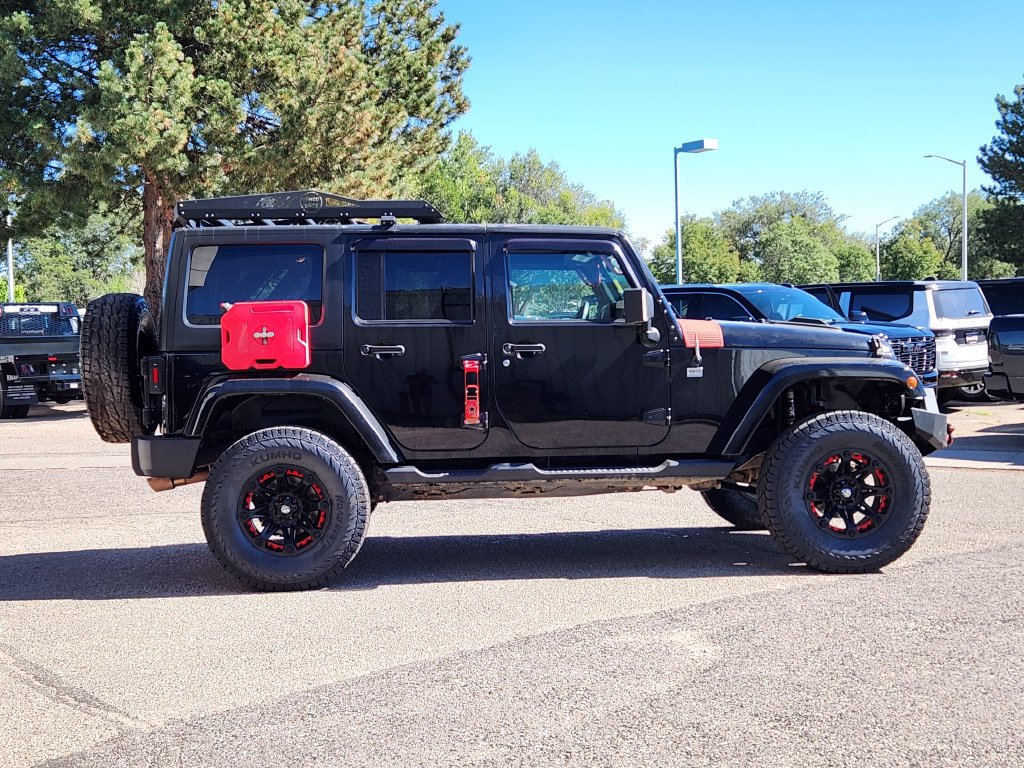 Used 2017 Jeep Wrangler Unlimited Sahara w/ Connectivity Group AWD/4WD image 2