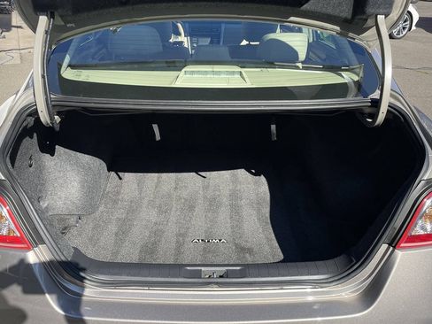 Used 2013 Nissan Altima 2.5 SL FWD image 11