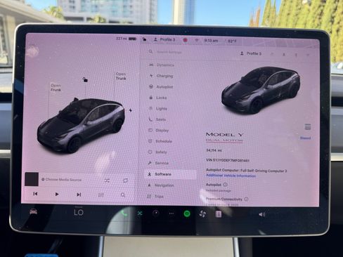 Used 2021 Tesla Model Y Performance image 9