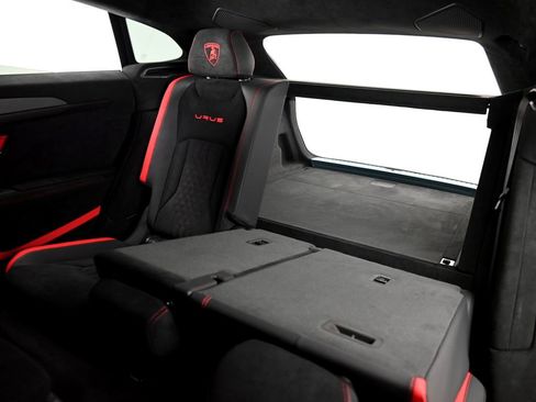 Used 2023 Lamborghini Urus Performante AWD/4WD image 15