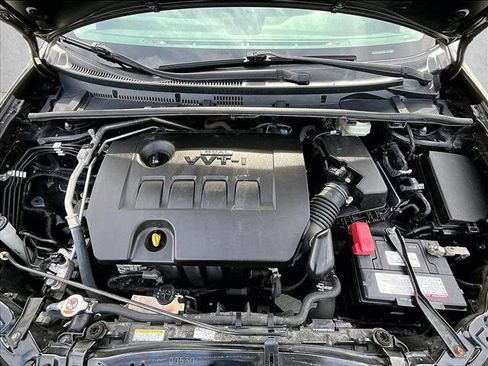 Used 2019 Toyota Corolla LE image 11