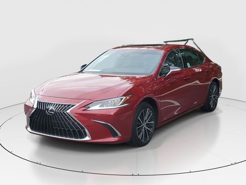 Used 2025 Lexus ES 350 w/ Premium Package image 3