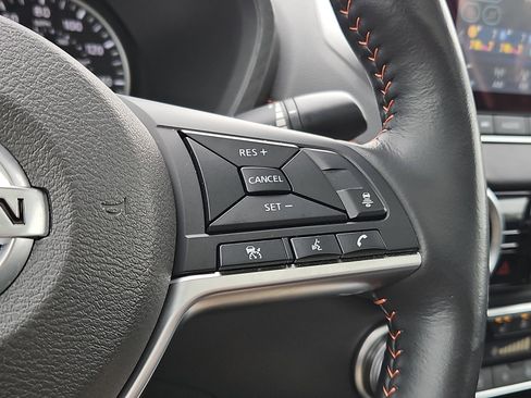 Certified 2023 Nissan Sentra SR image 18