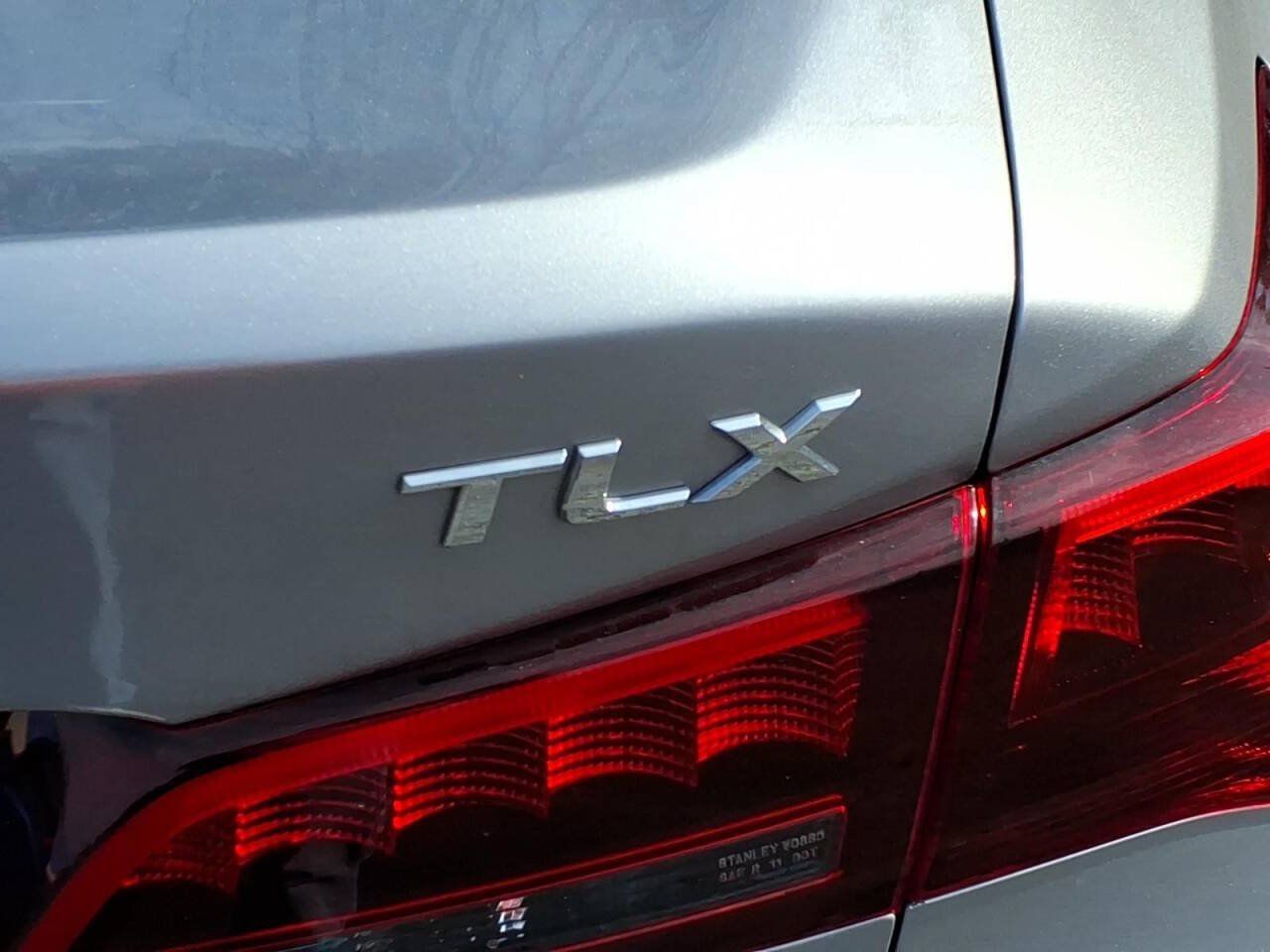 Used 2017 Acura TLX w/ Technology Package FWD image 5