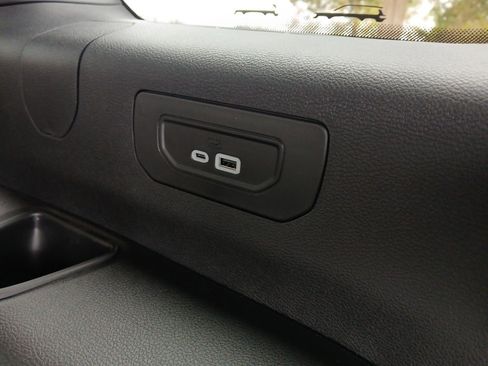 New 2025 Jeep Grand Cherokee L Limited w/ Luxury Tech Group II image 30