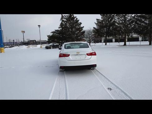 Used 2023 Chevrolet Malibu LT image 16