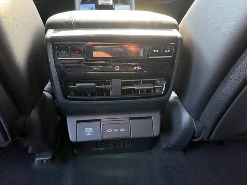 Used 2025 Acura MDX SH-AWD image 21