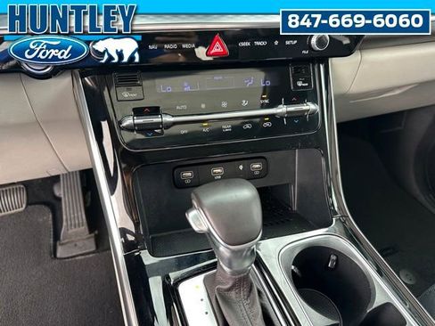 Used 2023 Kia Carnival SX Prestige FWD image 27