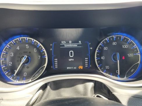 Used 2020 Chrysler Pacifica Touring-L w/ S Appearance Package FWD image 29