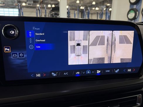 New 2026 Chevrolet Traverse LT w/ Midnight/Sport Edition image 25