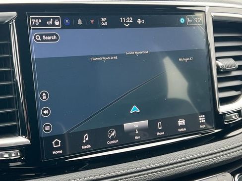 New 2026 Chrysler Pacifica Limited w/ Uconnect Theater Family Group image 25