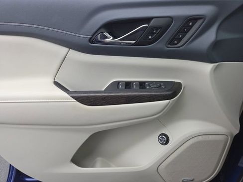 Used 2023 GMC Acadia Denali w/ Denali Ultimate Package image 38