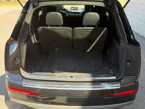 Used 2019 Audi Q7 3.0T Prestige AWD/4WD image 14