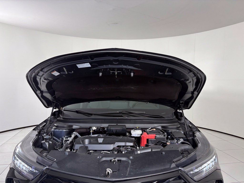 Used 2025 Acura RDX SH-AWD image 11