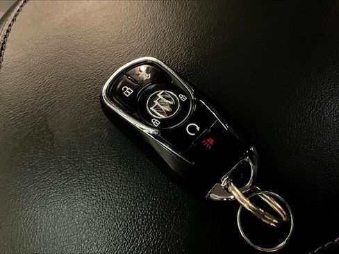 Used 2024 Buick Enclave Premium AWD/4WD image 34