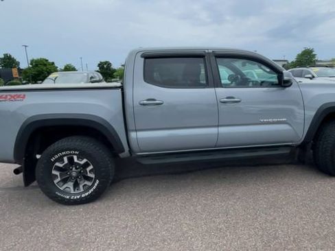 Certified 2019 Toyota Tacoma TRD Off-Road AWD/4WD image 9