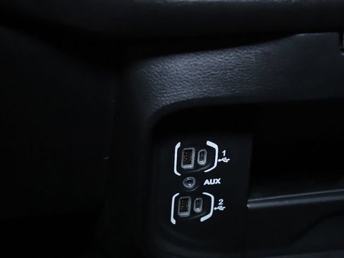 Used 2024 RAM 2500 Tradesman w/ Chrome Appearance Group AWD/4WD image 28