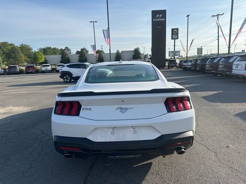 Used 2025 Ford Mustang Coupe image 7