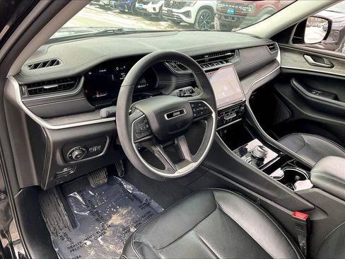 Used 2023 Jeep Grand Cherokee L Limited image 8