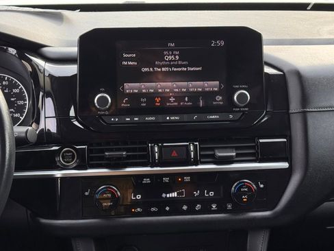 Certified 2022 Nissan Pathfinder SV w/ SV Black Package image 19