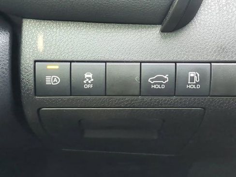 Used 2022 Toyota Camry SE image 24