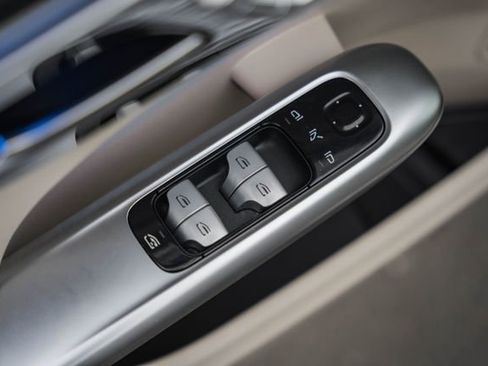 Used 2023 Mercedes-Benz C 300 4MATIC Sedan image 36