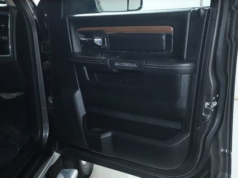Used 2015 RAM 3500 Laramie w/ Convenience Group AWD/4WD image 32