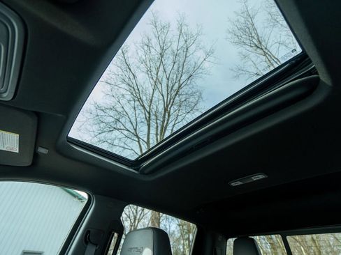 Used 2021 GMC Sierra 2500 AT4 w/ AT4 Preferred Package image 34