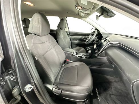 Used 2023 Hyundai Tucson SE image 25