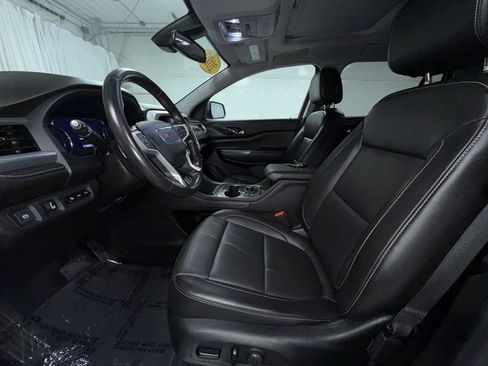 Used 2020 GMC Acadia SLT w/ Driver Alert Package II AWD/4WD image 4