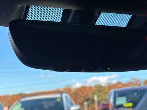 Used 2025 Subaru Outback Premium image 27