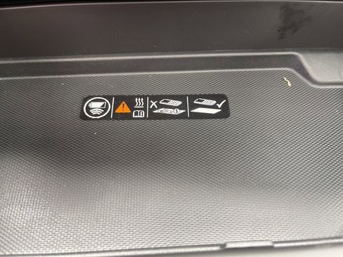 New 2025 Chevrolet Suburban Premier image 35