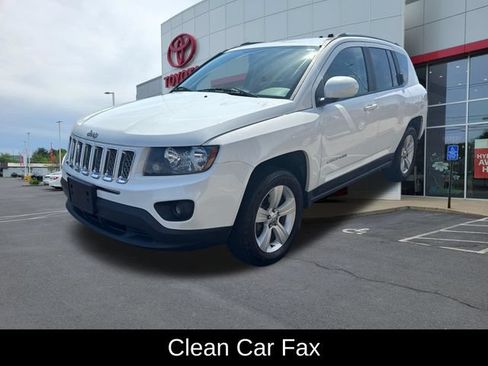 Used 2017 Jeep Compass Latitude AWD/4WD image 8