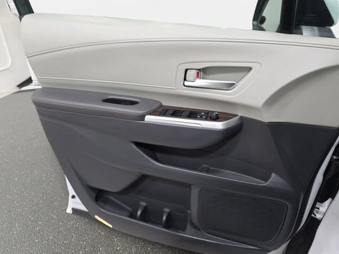 Certified 2023 Toyota Sienna XLE FWD image 24