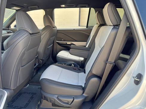 Used 2026 Lexus TX 500h AWD w/ Technology Package image 44