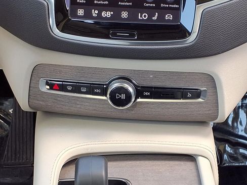 Used 2023 Volvo XC90 B6 Plus w/ Protection Package AWD/4WD image 19