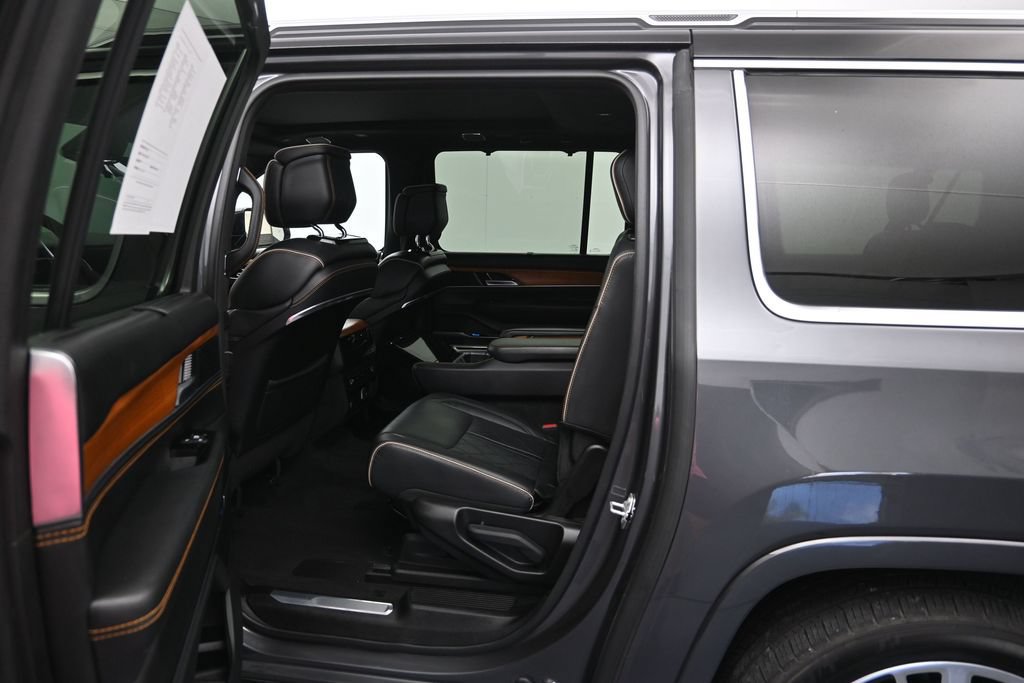 Used 2024 Jeep Grand Wagoneer L Series III AWD/4WD image 25