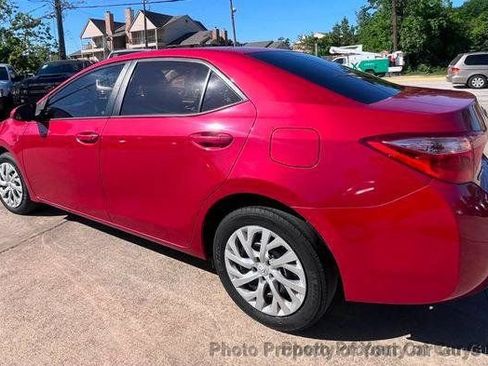 Used 2018 Toyota Corolla LE FWD image 10